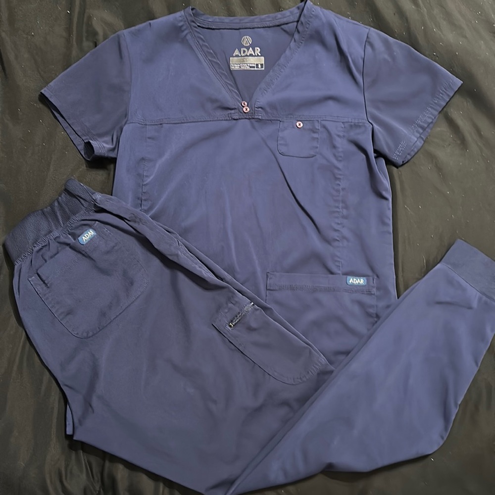 Adar Jogger Scrub Set